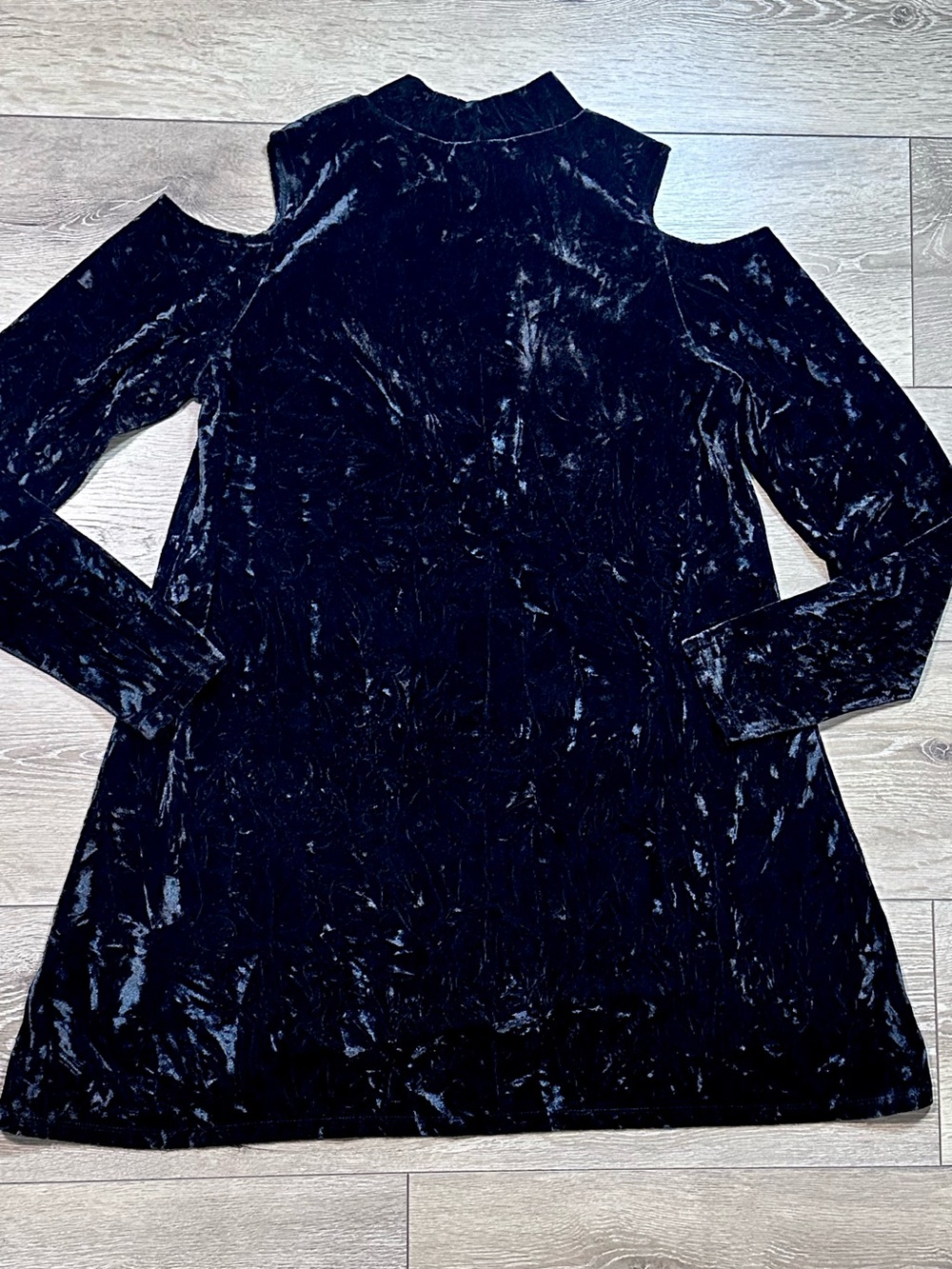 Coco + Carmen Velvet Mock Neck Cold Shoulder Long Sleeve Mini Dress - Picture 12 of 12